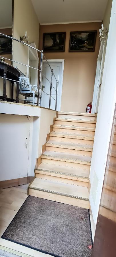 5 Stars High Hostel Bucharest Exterior photo