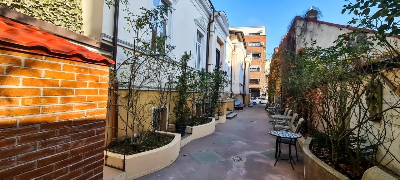 5 Stars High Hostel Bucharest Exterior photo