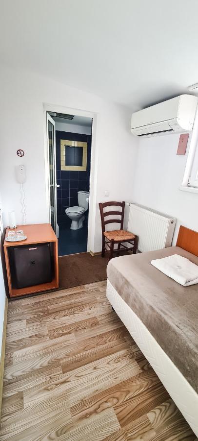 5 Stars High Hostel Bucharest Exterior photo