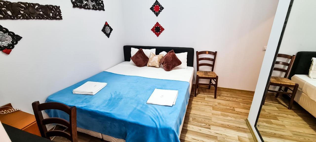 5 Stars High Hostel Bucharest Exterior photo