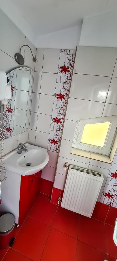 5 Stars High Hostel Bucharest Exterior photo