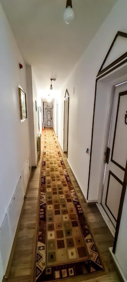 5 Stars High Hostel Bucharest Exterior photo